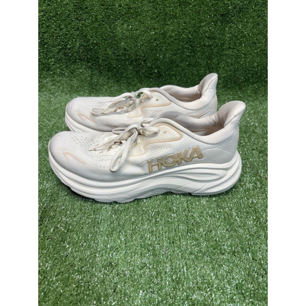 Hoka One One Clifton 10 Vanilla Birch Running Shoes Women US 8 Ivory 1162031-VCH